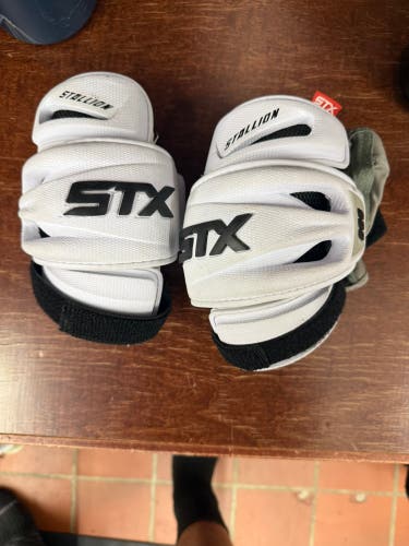 Large Adult STX Stallion 900 Arm Pads (Used)