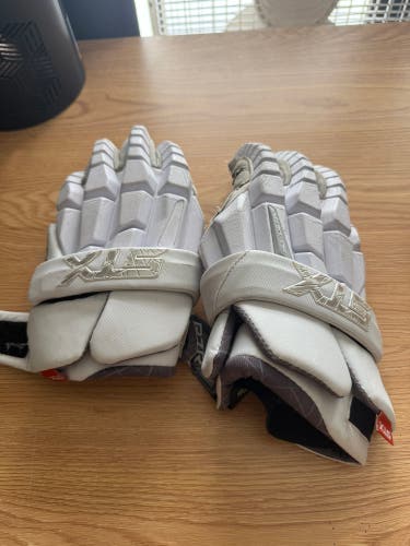 STX Surgeon RZR2 Lacrosse Gloves (Used)