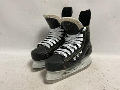 Used CCM SUPER TACKS 9350 Junior Hockey Skate Junior 03 11855-S000198756