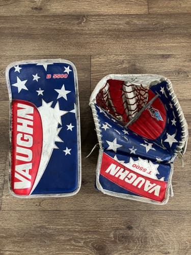 Vaughn T 5500/B 5500 Vision Goalie Glove Set Hockey