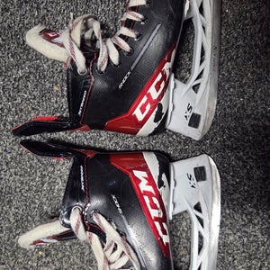 Used Junior CCM JetSpeed Hockey Skates Regular Width Size 1.5