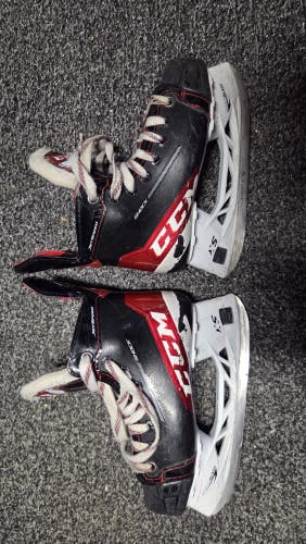 Used Junior CCM JetSpeed Hockey Skates Regular Width Size 1.5
