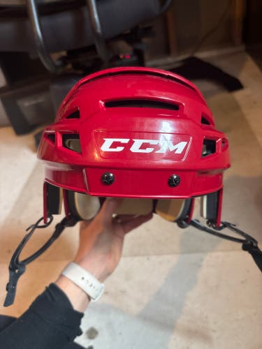 Medium CCM Helmet (Gently Used)
