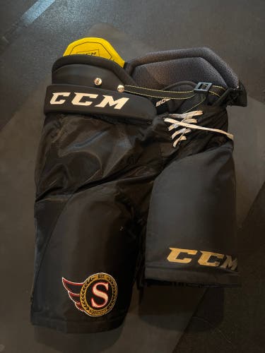 Senior Medium CCM Tacks 9060 Hockey Pants (Used)