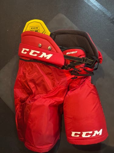 Senior Medium CCM Tacks 9060 Hockey Pants