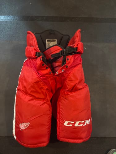 Redwings Senior Medium CCM HP45 Hockey Pants Pro Stock