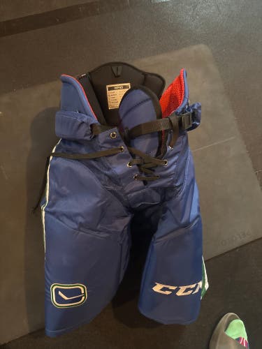Canucks Senior Medium CCM HP45 Hockey Pants Pro Stock