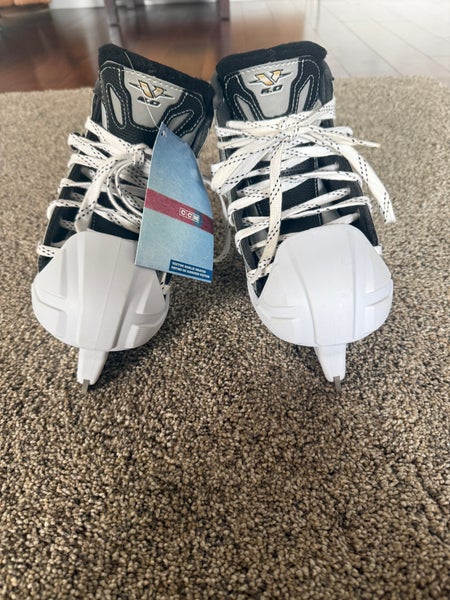 CCM Vector 6.0 goalie Skates Regular Width Size 3.5 (New)
