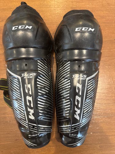 Junior CCM Tacks 9550 10" Shin Pads (Used)