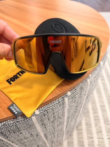 Men's Large Oakley Sutro Sunglasses (New)