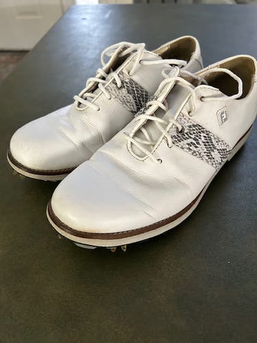 Women's Size M 7.0 (W 8.0) Footjoy Golf Shoes (Used)
