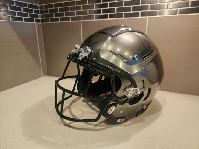Adult Large Schutt F7 Helmet (New)