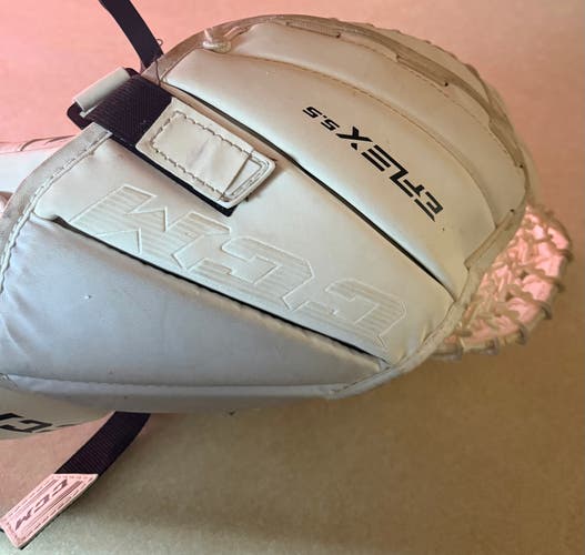 CCM Extreme Flex 5.5 Regular (Used)