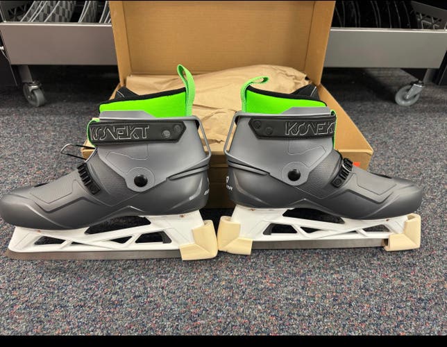 2022 Bauer Konekt HF2 Hockey Goalie Skates Regular Width 10 (New)