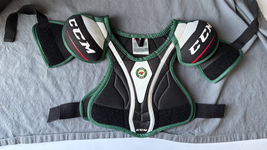 Boys Youth Medium CCM Minnesota Wild LTP Hockey Shoulder Pads (Used)