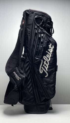 Titleist Lightweight Stand Bag Black 4-Way Divide Dual Strap Golf Bag