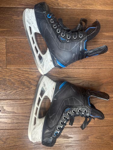 Black/Navy 2016 Bauer Nexus N8000 Hockey Skates Regular Width Size 3 (Used)