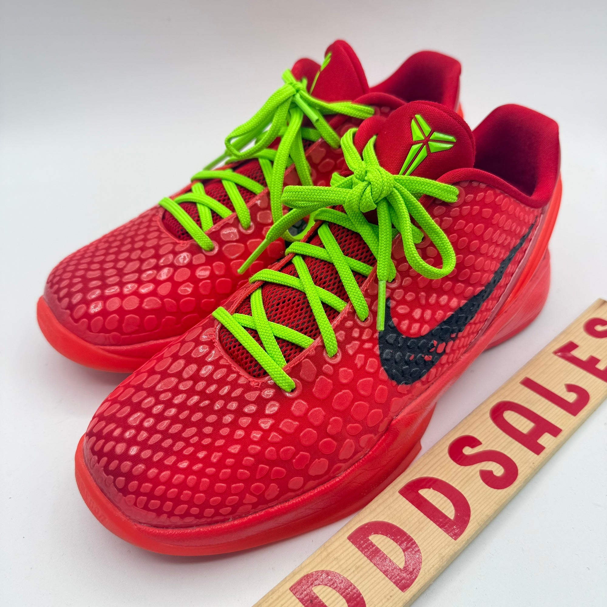 kobe grinch women's