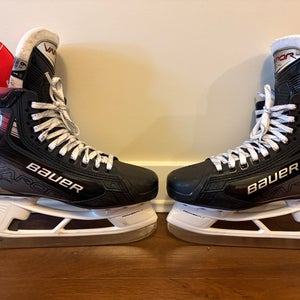2023 Bauer Vapor X5 Pro Hockey Skates Narrow Width 6.5 (Used)