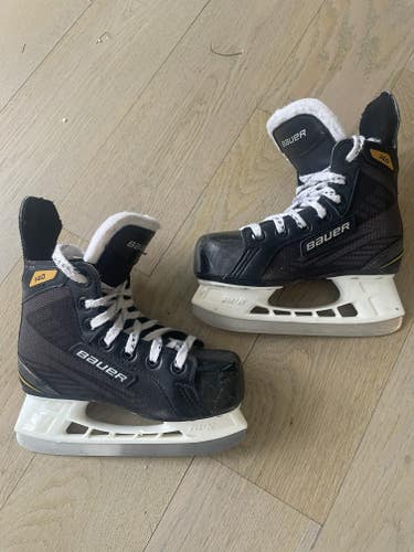 Bauer Supreme 140 Hockey Skates Regular Width 11 (Used)