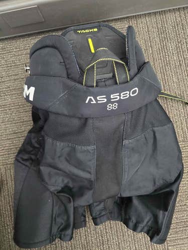 Junior Small CCM Tacks AS 580 Hockey Pants (Used)