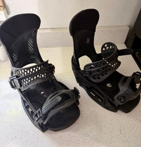 Large Burton Malavita EST Snowboard Bindings (Used)