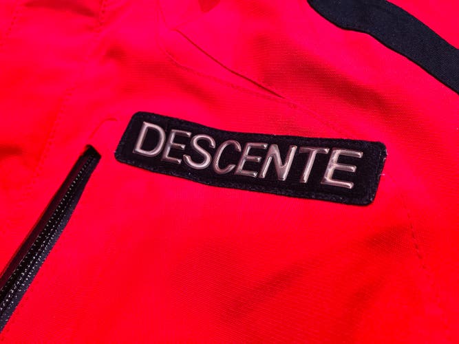 Red Adult Unisex Small / Medium Descente Jacket (Used like New)