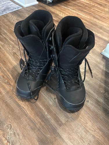 Men's Size M 12.0 (W 13.0) Orion Packs Snowboard Boots Medium Flex All Mountain (Used)