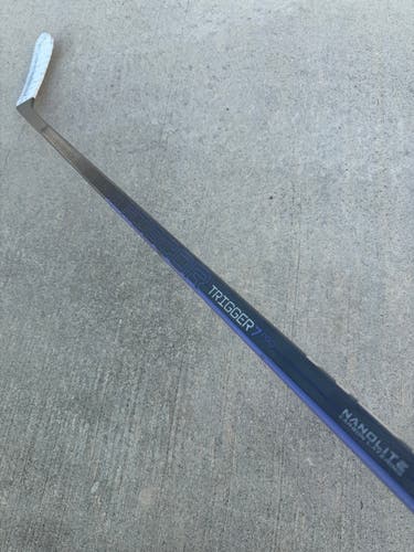 Used CCM Trigger 7 PRO Pro Stock Hockey Stick Grip P28M 80 Flex Right 4104