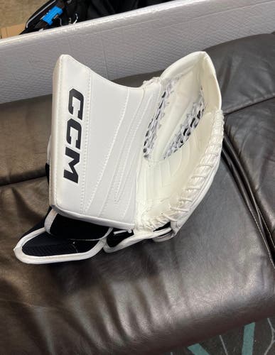 2025 CCM EFlex 7 Regular (New)