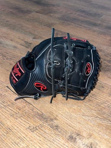 HEART OF THE HIDE 11.75" HYPER SHELL INFIELD/PITCHER'S GLOVE, RIGHT HAND THROW, BLACK AND RED