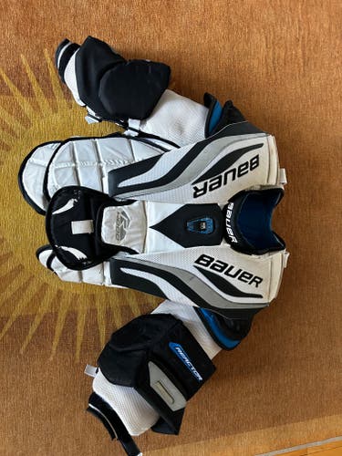 Large Bauer Reactor 4000 Goalie Chest Protector (Used)