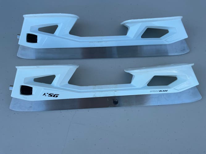 CCM Goalie Skate Replacement XSG 298 (11) Holder And Steel Set 7664