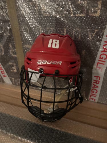 Medium Bauer Re-Akt 100 Helmet (Used)
