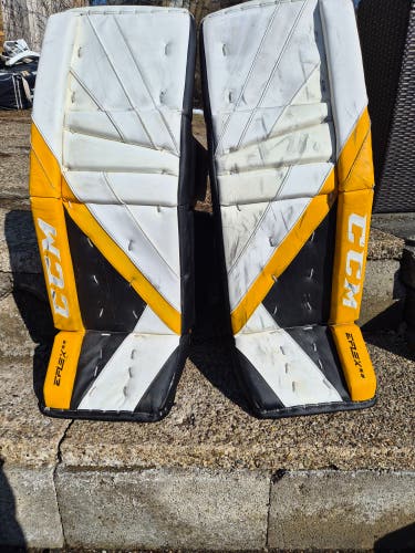 32" + 1" CCM EFlex 5.9 Regular Goalie Full Set (Used)