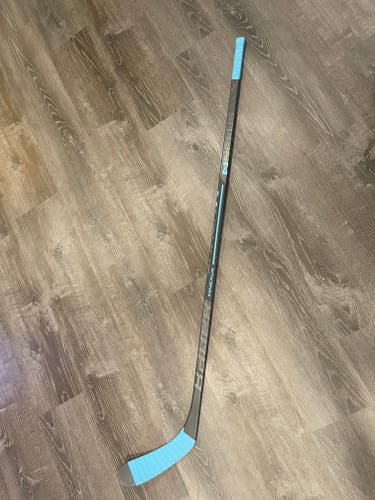 Senior Bauer Nexus Right Handed Hockey Stick P92 102 Flex (Used)