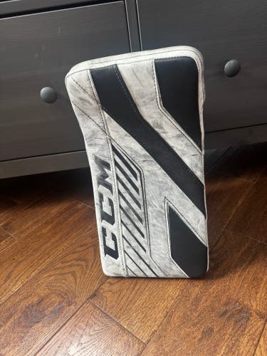 CCM Axis 1.9 Regular (Used)