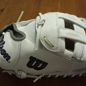 2025 Wilson RH Catcher's A1000 Softball Glove 33" (New)