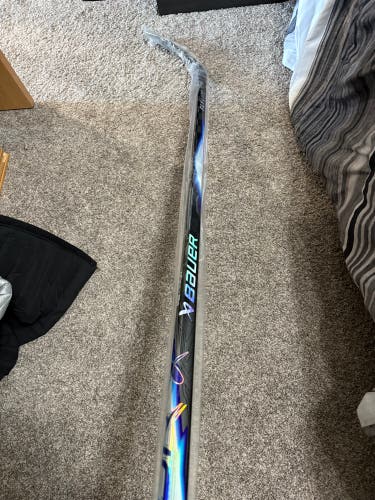 Senior Bauer Vapor Hyperlite Right Handed Hockey Stick P92 77 Flex (New)