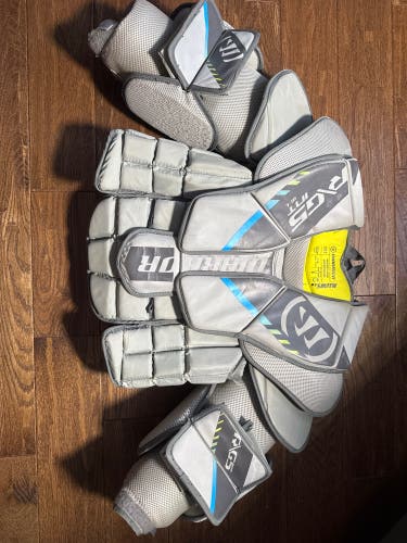 Large Warrior Ritual G5 Goalie Chest Protector (Used)