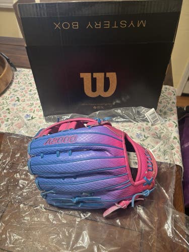 NEW Wilson A2000 12.75" Autism Speaks 1777 Outfield Glove Love the Moment - RHT