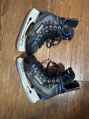 Black/Navy 2016 Bauer Nexus N6000 Hockey Skates Regular Width Size 2 (Used)