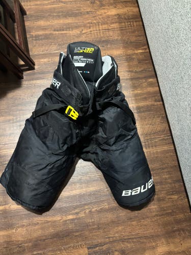 Senior Medium Bauer Supreme Ultrasonic Hockey Pants (Used)