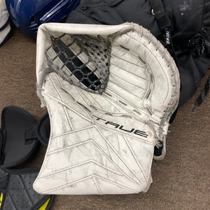 True Catalyst 9x3 Regular GOALIE GLOVE (Used)