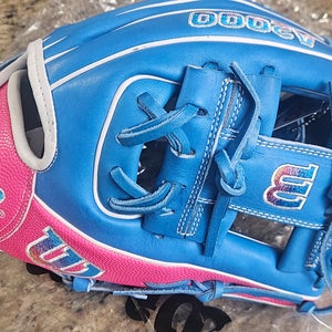 2025 Wilson Infield RH A2000 Baseball Glove 11.5" (New)