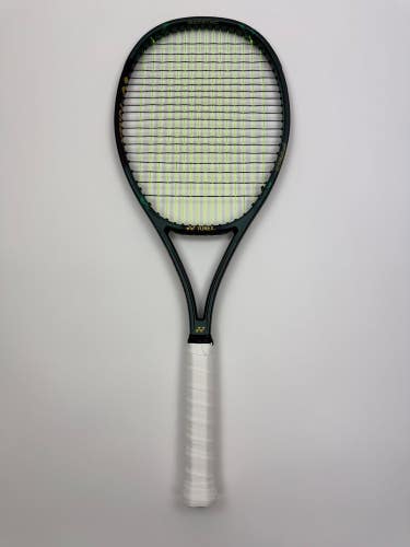 Yonex Vcore Pro 97 330 2019, 4 3/8 Excellent 9.5/10