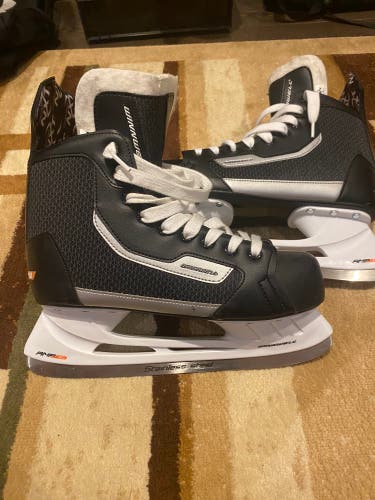 Winnwell Amp 300 Hockey Skates size 10