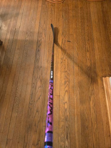 Intermediate Bauer Twitch Right Handed Hockey Stick P28 65 Flex Pro Stock (New)