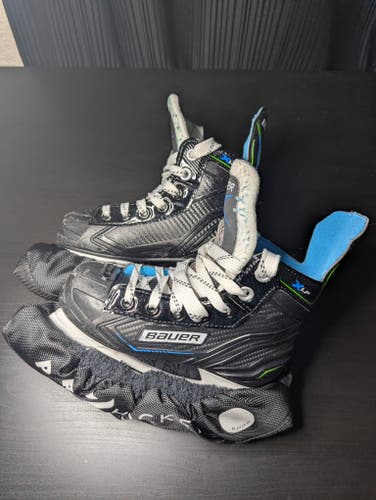 Black Bauer XLP Hockey Skates 11 (Used)