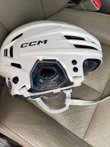 Medium CCM Tacks 920 Helmet (New)